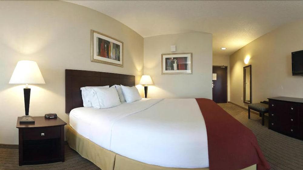 Holiday Inn Express Hotel & Suites Minot South By Ihg מראה חיצוני תמונה