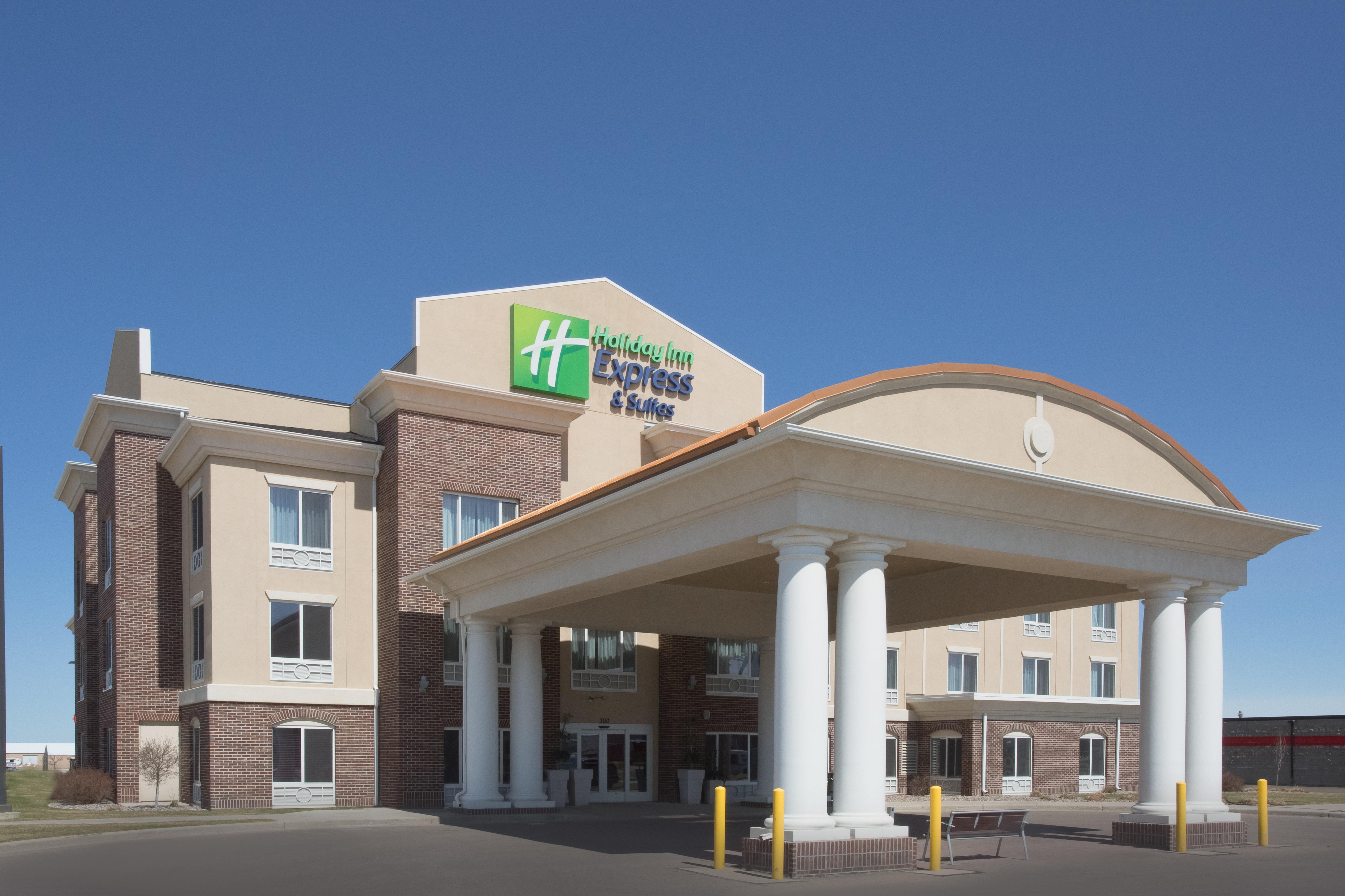 Holiday Inn Express Hotel & Suites Minot South By Ihg מראה חיצוני תמונה