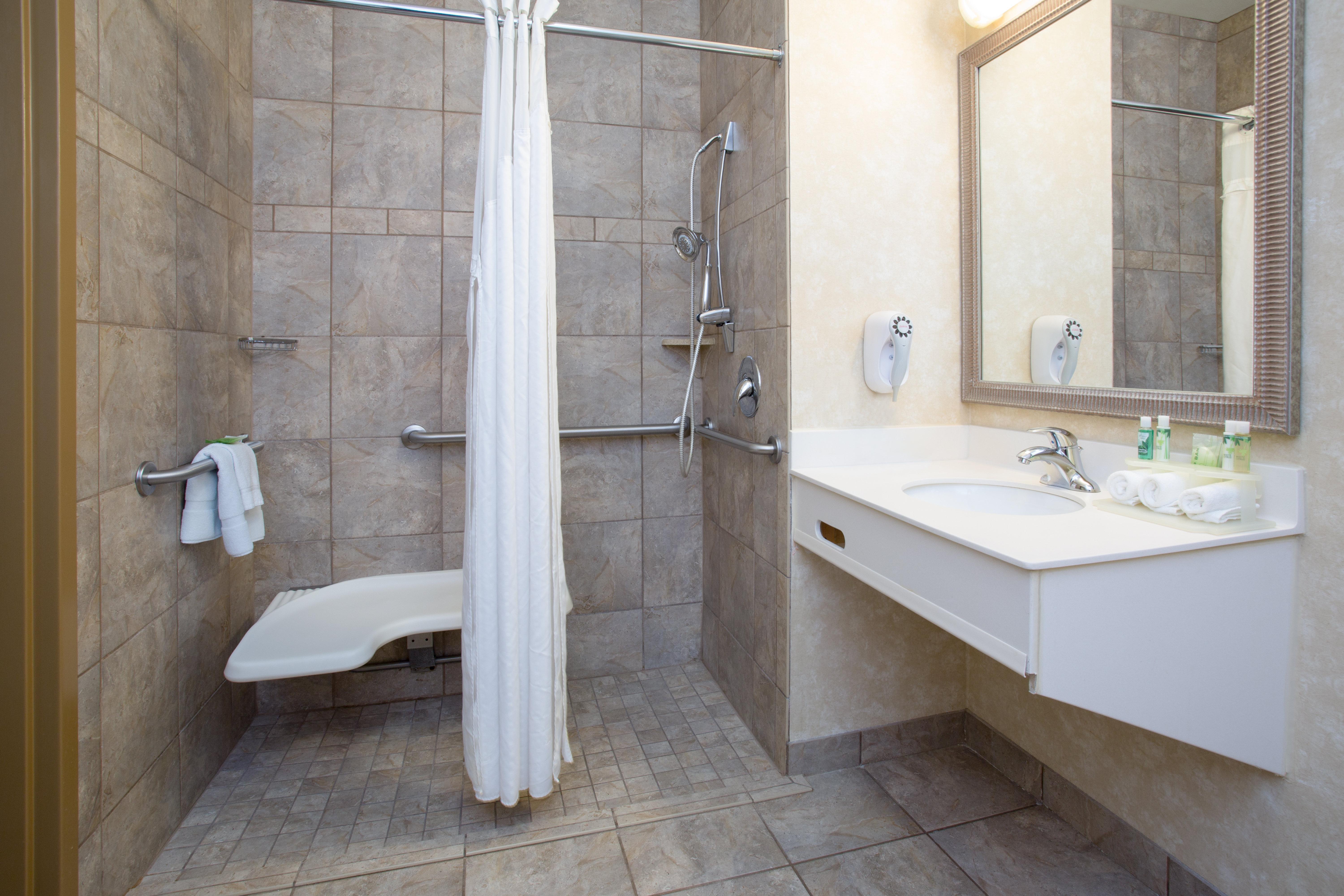Holiday Inn Express Hotel & Suites Minot South By Ihg מראה חיצוני תמונה